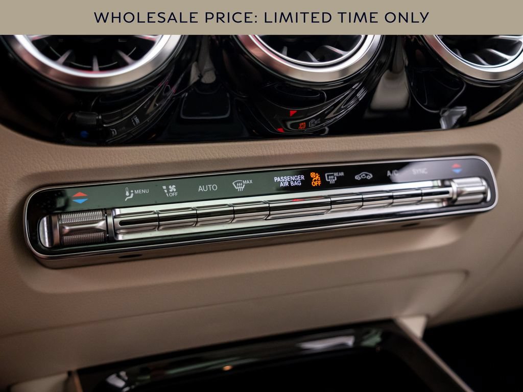Used 2023 Mercedes-Benz GLA 250 4MATIC w/ Premium Package image 27