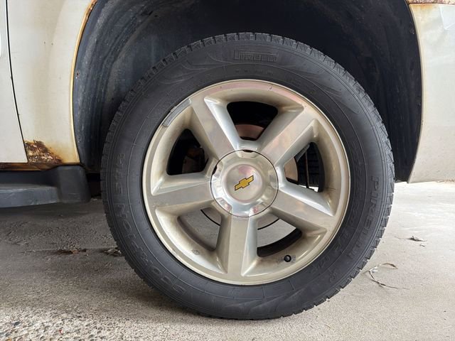 Used 2008 Chevrolet Suburban LTZ w/ LTZ Preferred Equipment Group AWD/4WD image 10