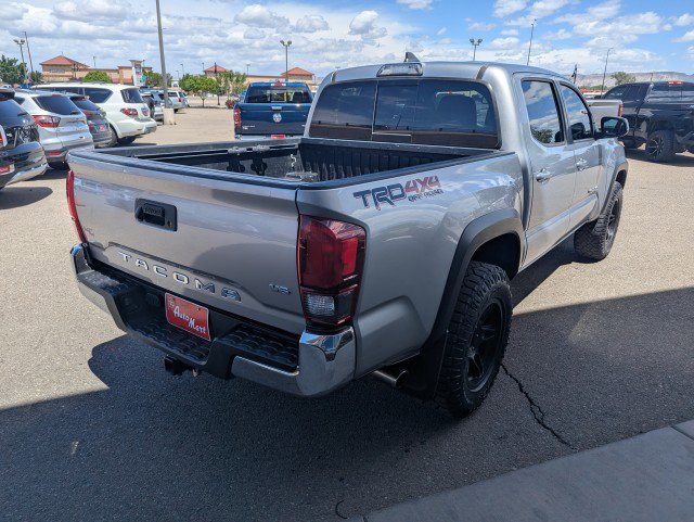 Used 2018 Toyota Tacoma TRD Off-Road AWD/4WD image 5