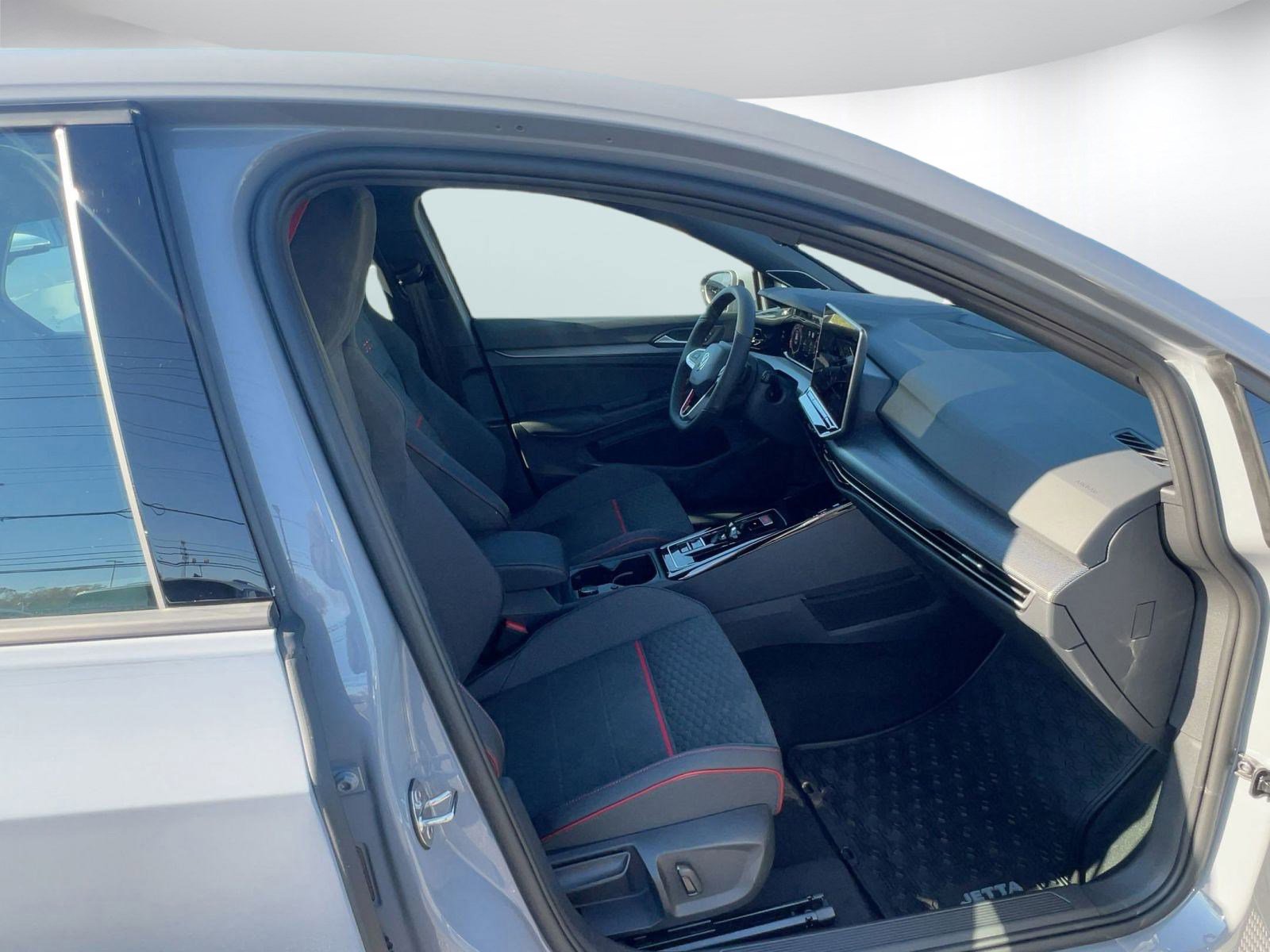 New 2026 Volkswagen Golf SE FWD image 27