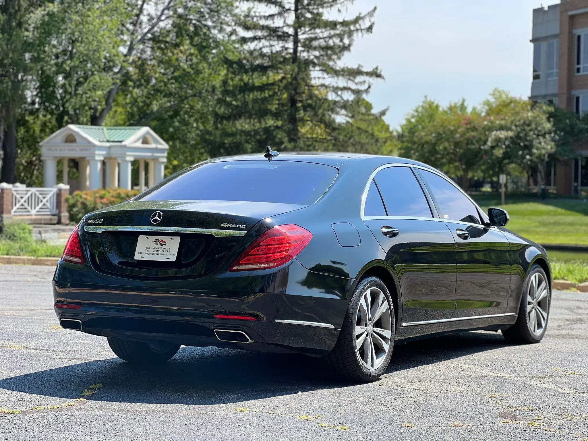 Used 2017 Mercedes-Benz S 550 4MATIC Sedan w/ Premium Package image 5