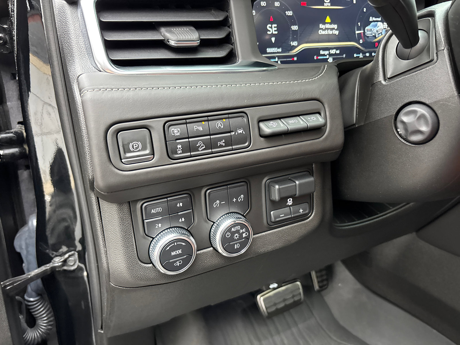 Used 2023 GMC Yukon Denali Ultimate image 14