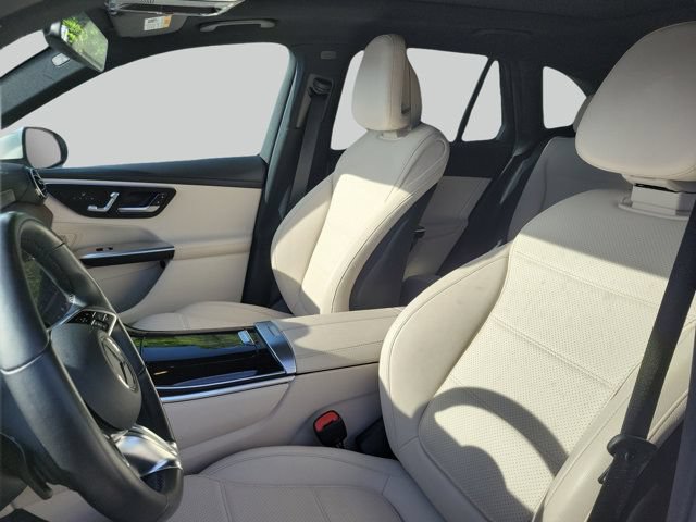Used 2025 Mercedes-Benz GLC 300 image 19