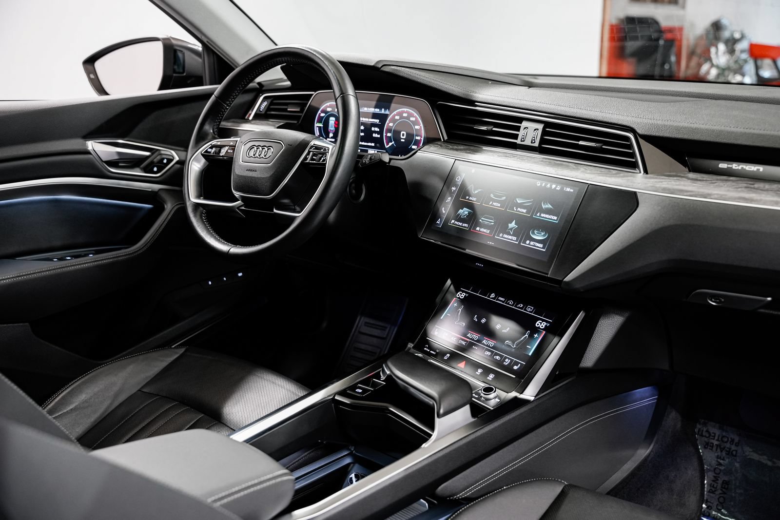 Used 2021 Audi e-tron Premium Plus w/ Premium Plus Package AWD/4WD image 29