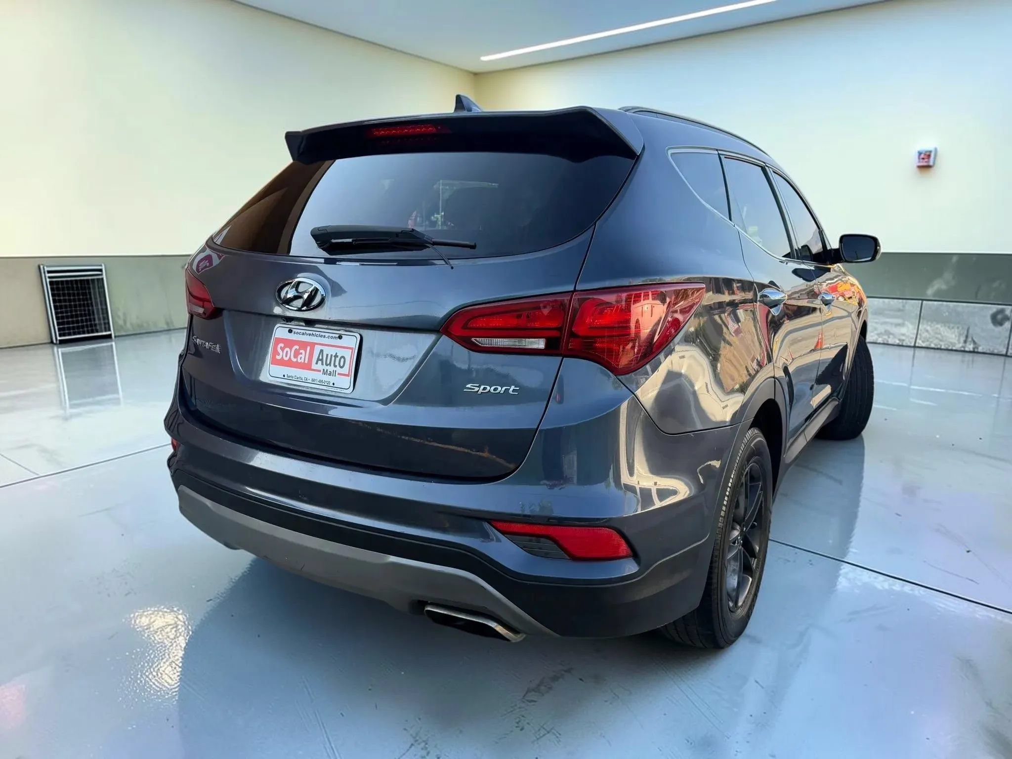 Used 2018 Hyundai Santa Fe Sport w/ 2.4L Value Package 02 FWD image 3