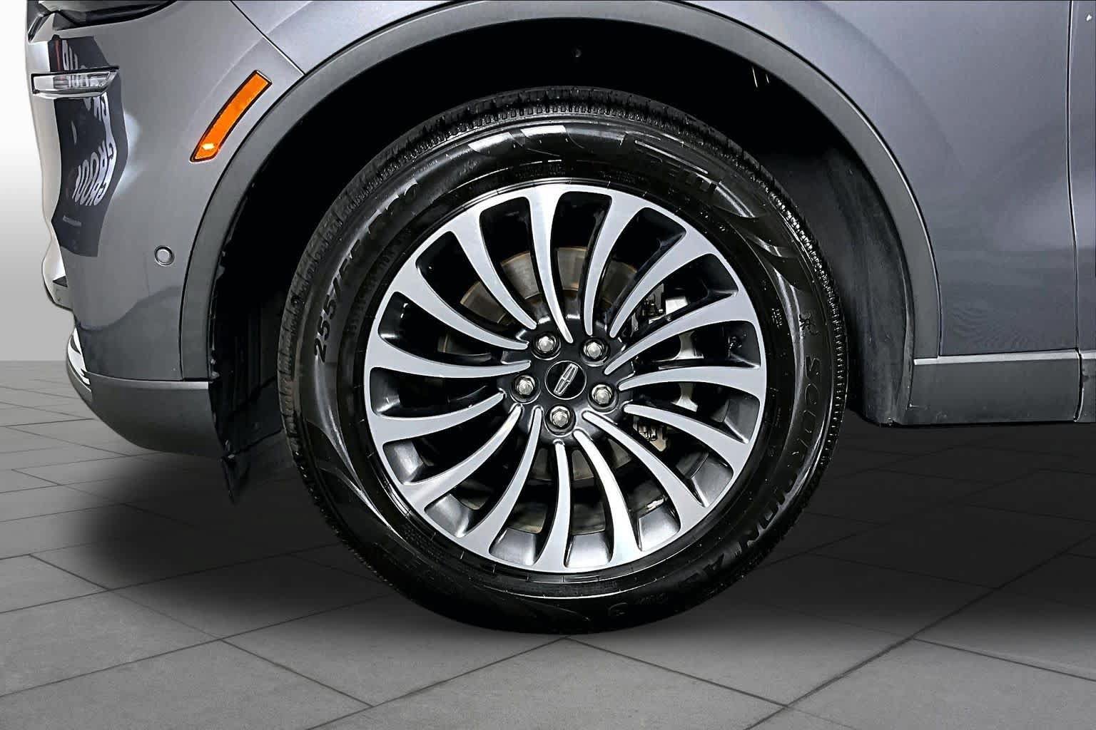 Used 2022 Lincoln Aviator Reserve w/ Equipment Group 201A AWD/4WD image 10