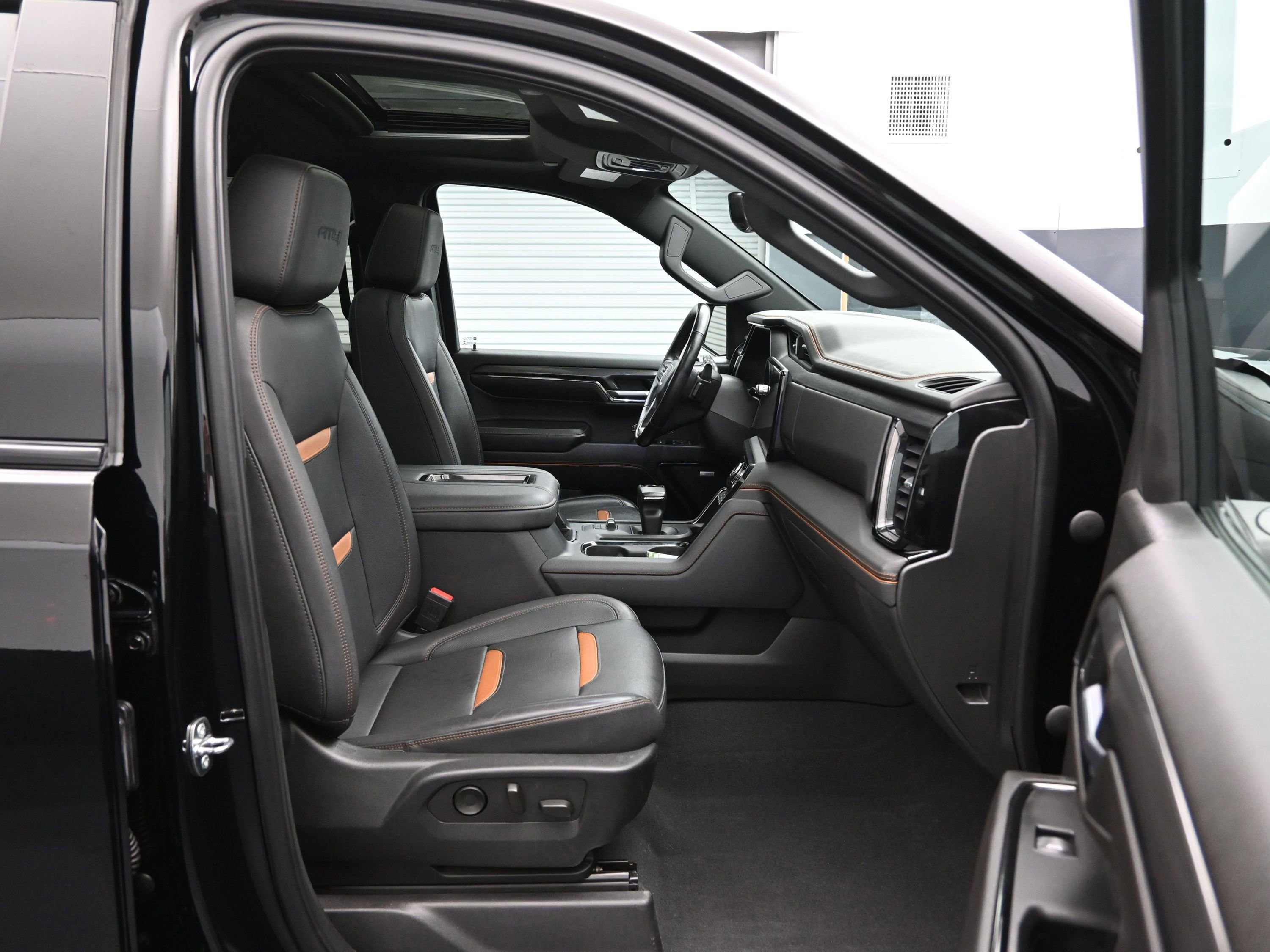 Used 2022 GMC Sierra 1500 AT4 w/ AT4 Premium Package image 12