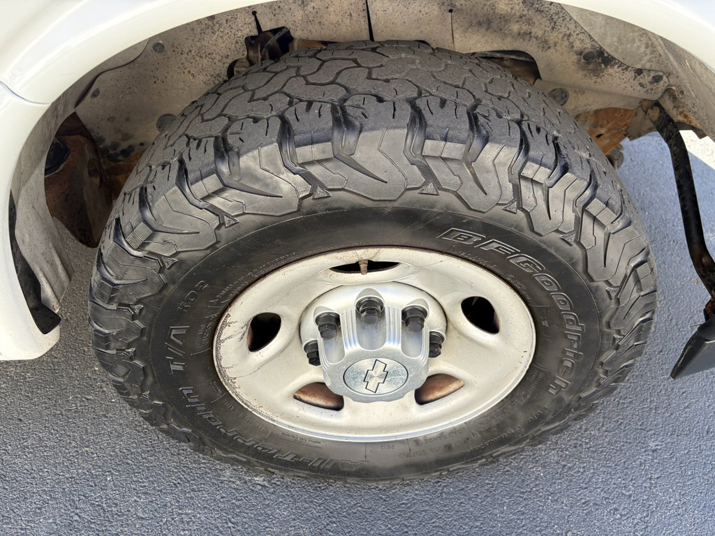 Used 2017 Chevrolet Express 2500 Extended image 14