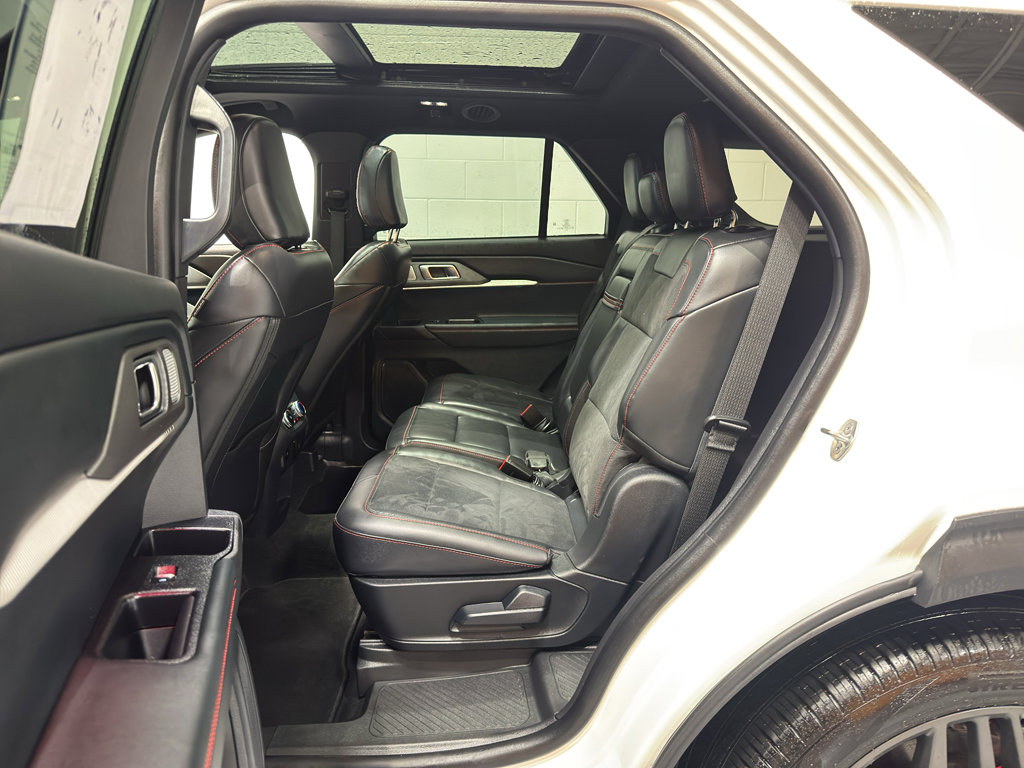 Used 2025 Ford Explorer ST image 10