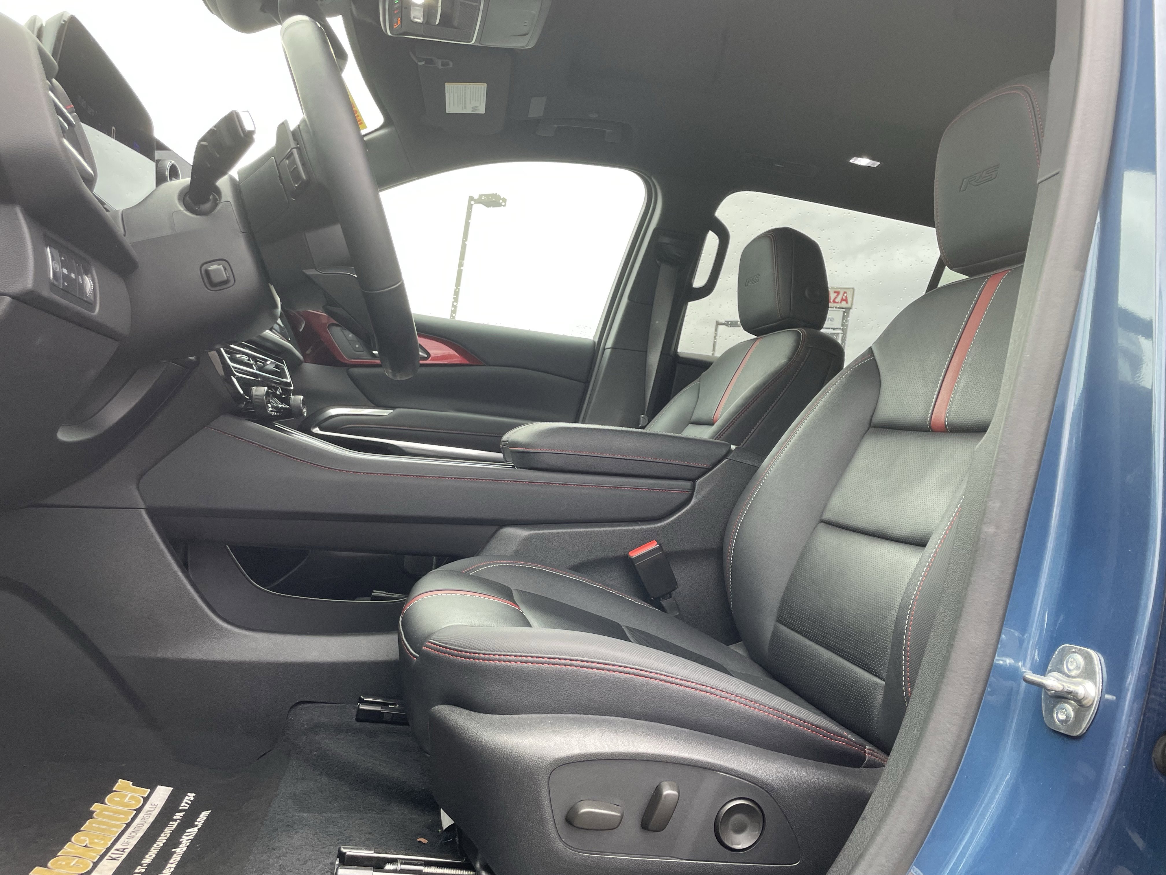 Used 2024 Chevrolet Traverse RS w/ LPO, Floor Liner Package image 12