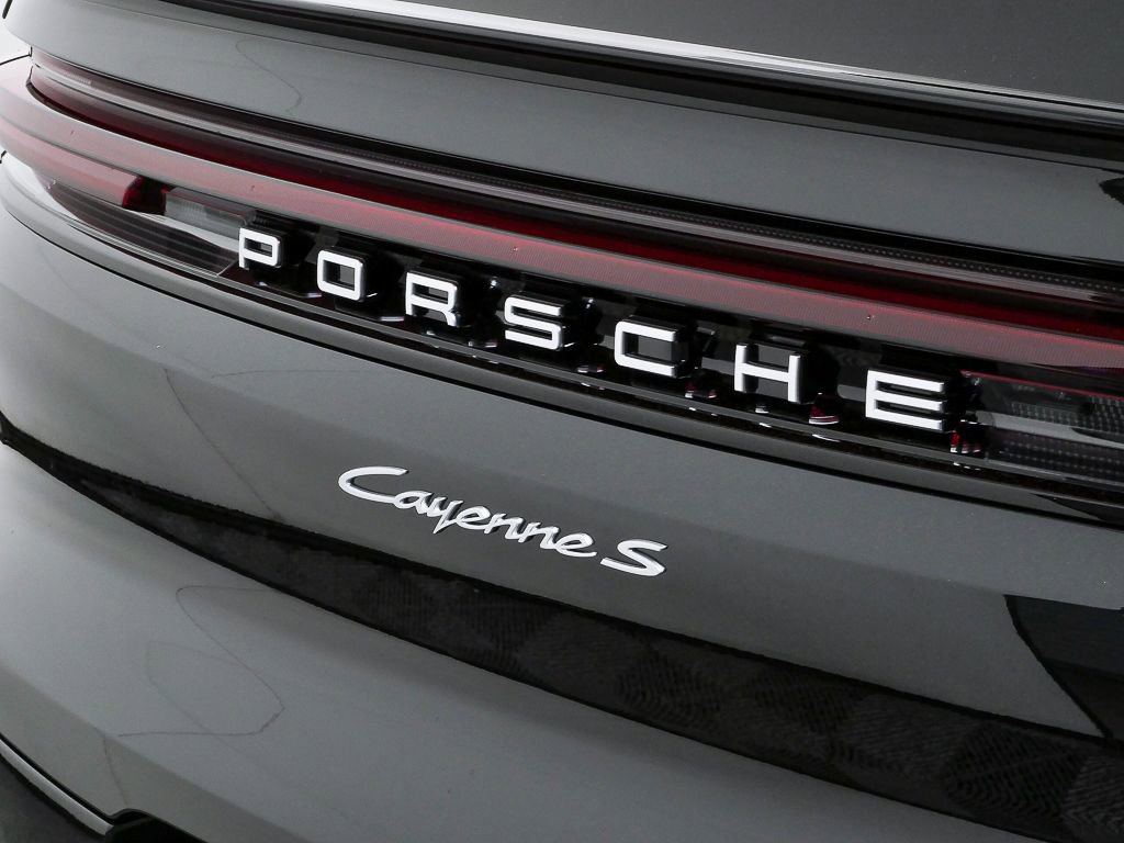 New 2026 Porsche Cayenne S image 37