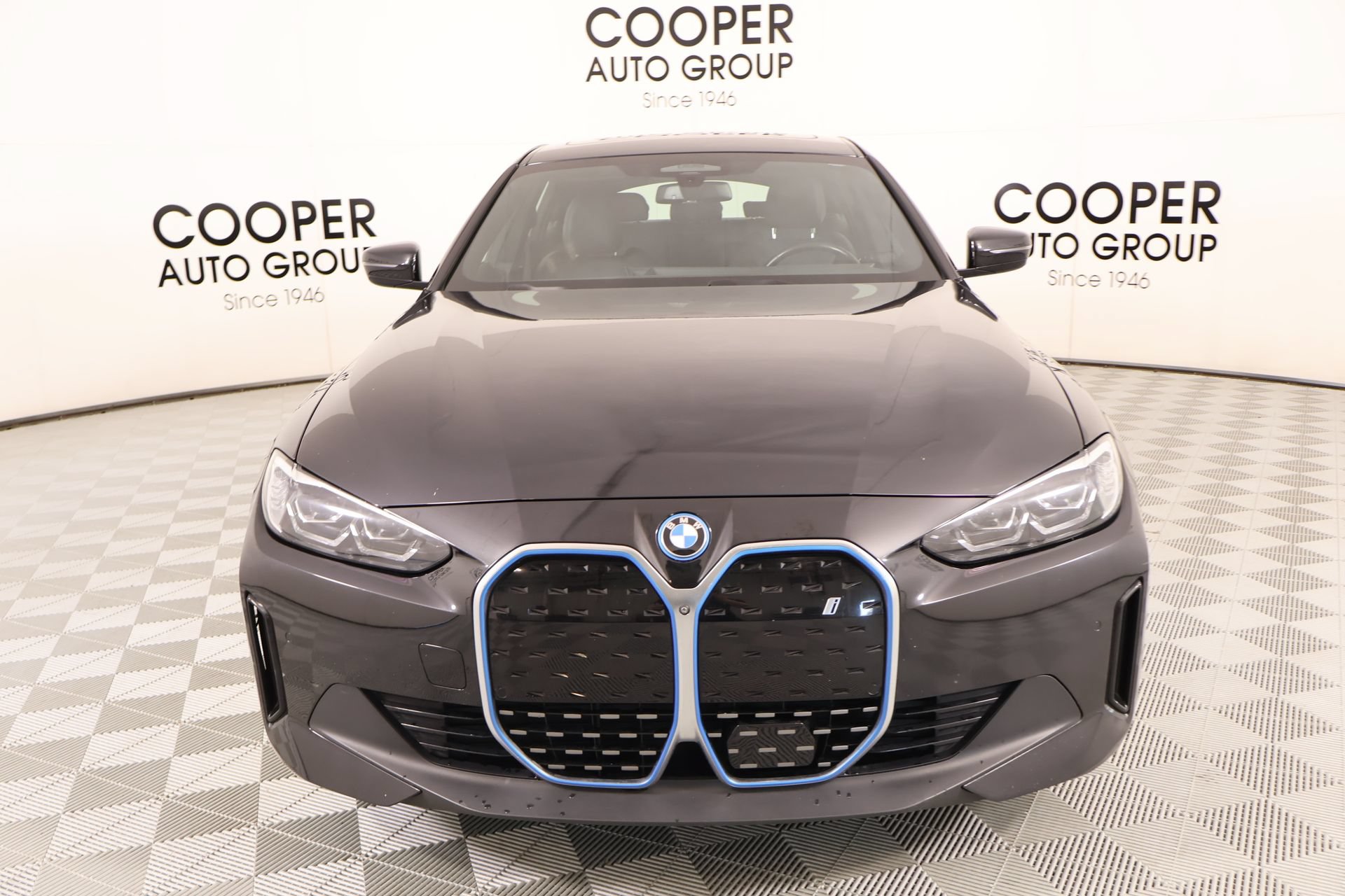 Used 2024 BMW i4 eDrive40 RWD image 10