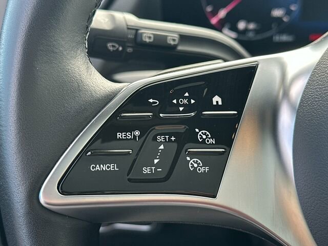 Used 2025 Mercedes-Benz GLA 250 4MATIC image 30