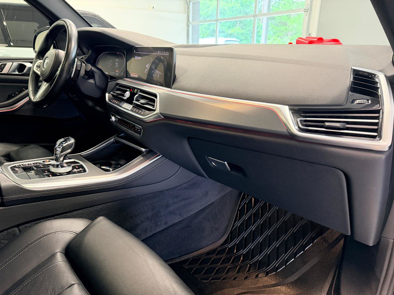 Used 2019 BMW X5 xDrive40i w/ M Sport Package AWD/4WD image 29