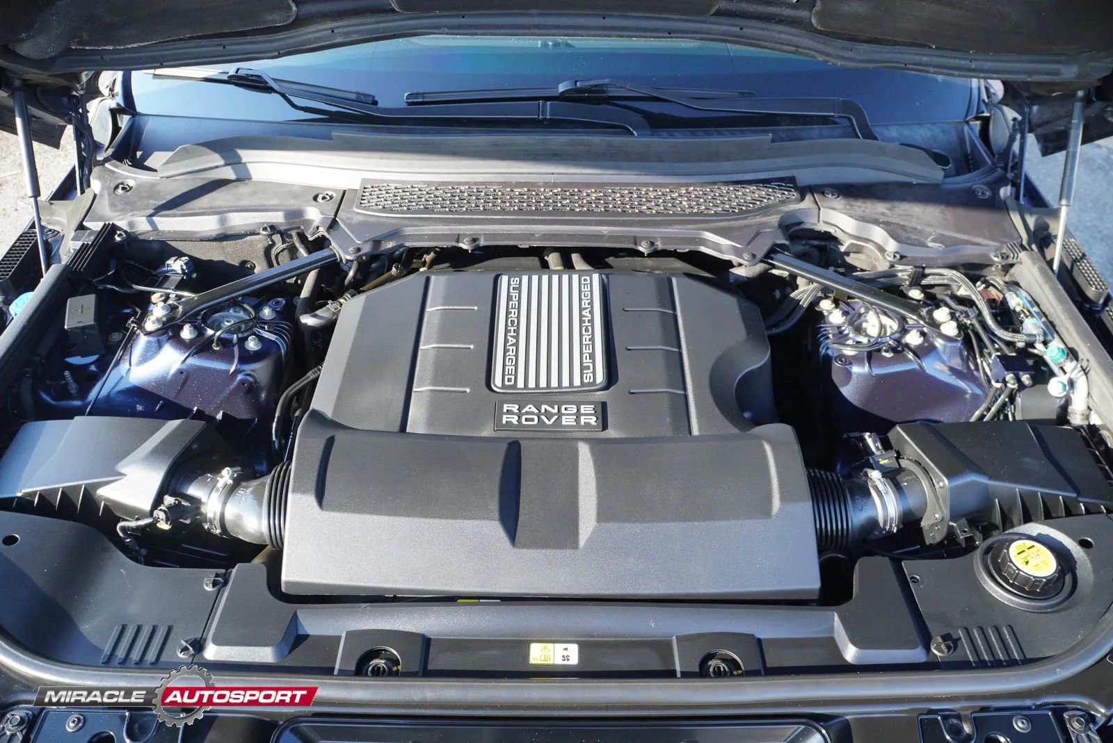 Used 2014 Land Rover Range Rover Sport image 14