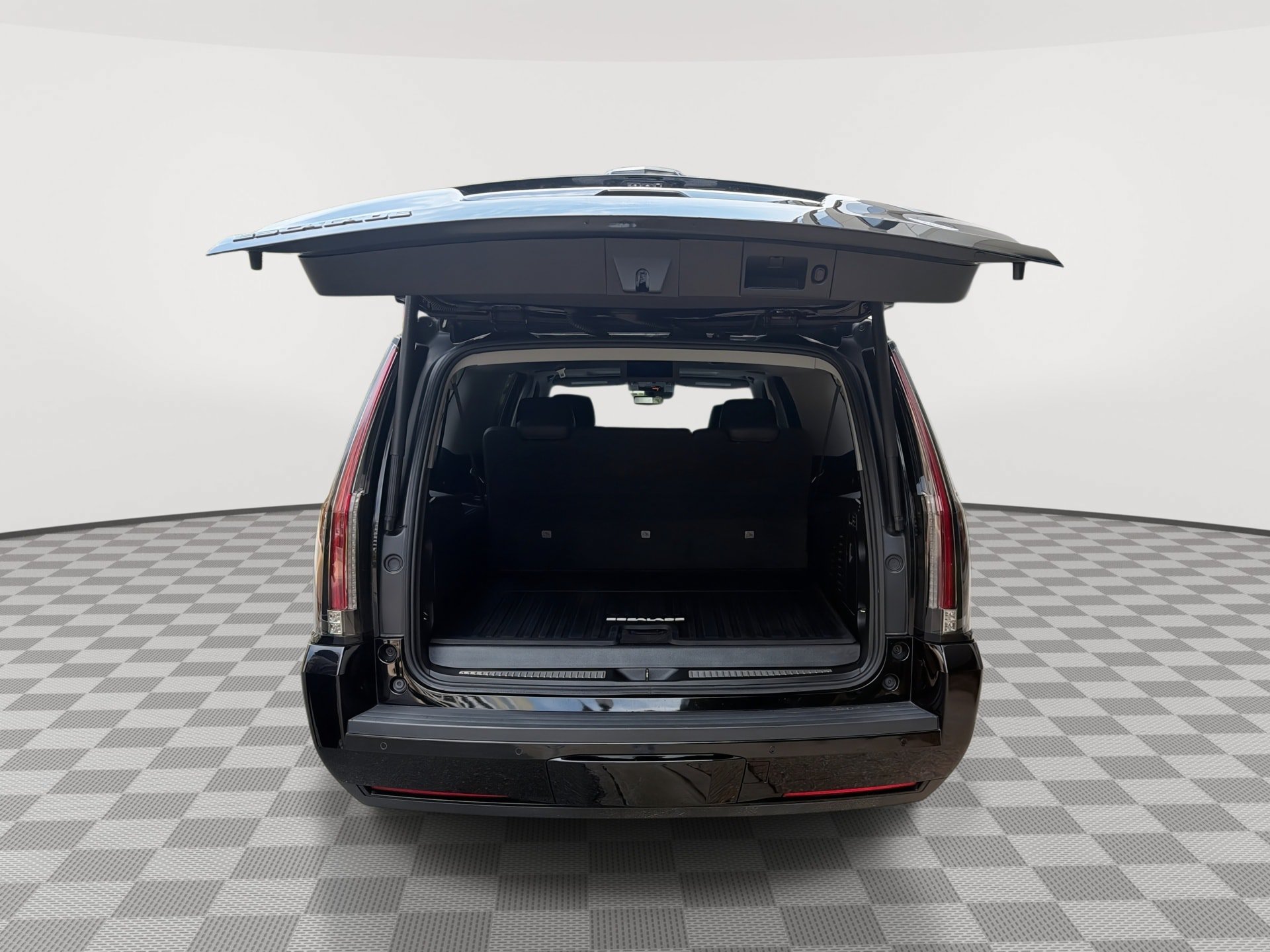 Used 2020 Cadillac Escalade ESV Luxury w/ Escalade Sport Edition AWD/4WD image 21