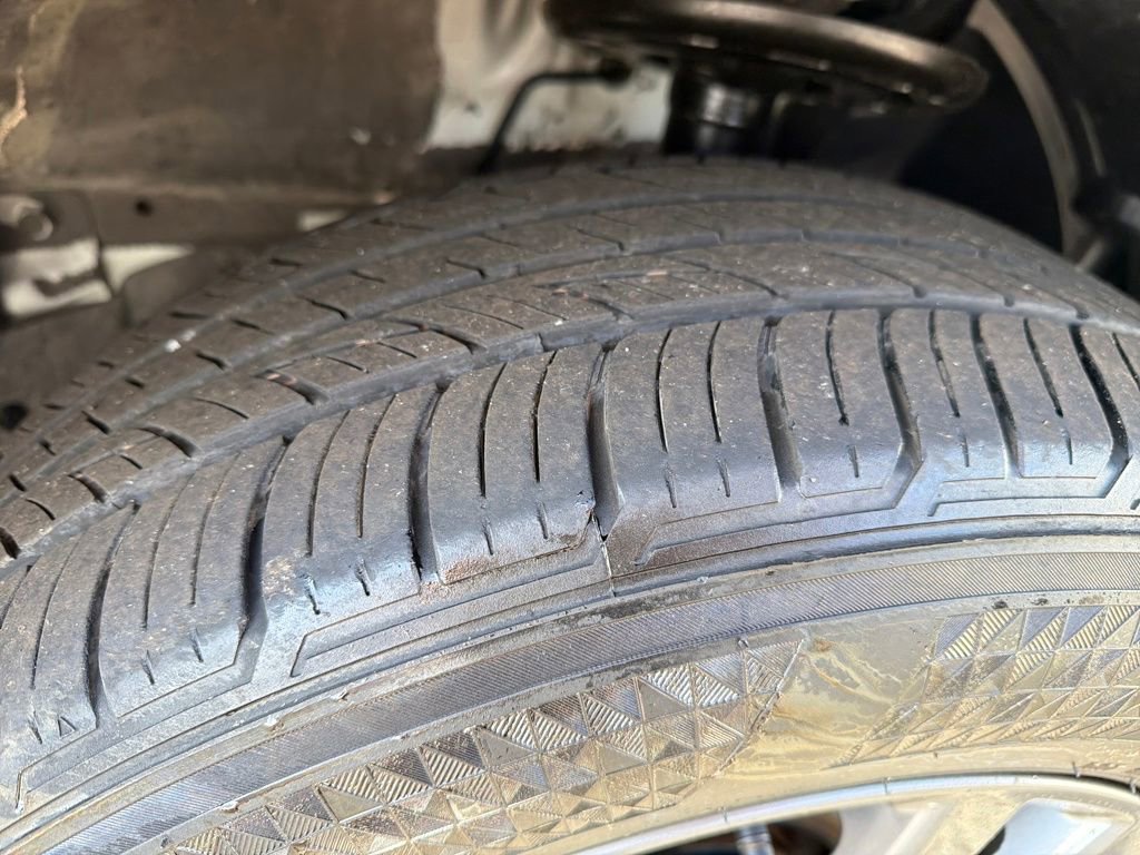 Used 2025 Nissan Pathfinder SV image 28