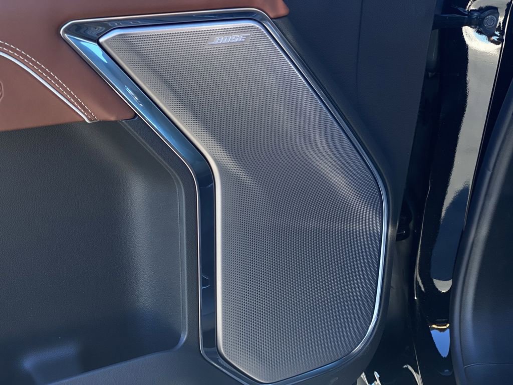 New 2026 GMC Sierra 2500 Denali Ultimate w/ LPO, Black Badging Package image 31