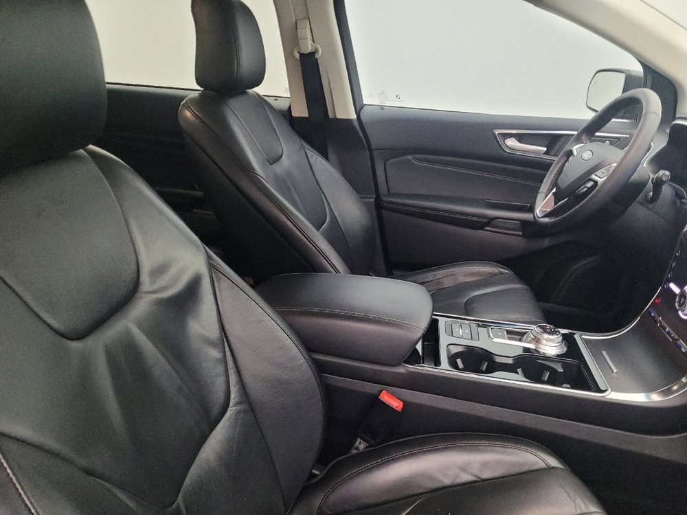 Used 2020 Ford Edge Titanium image 21