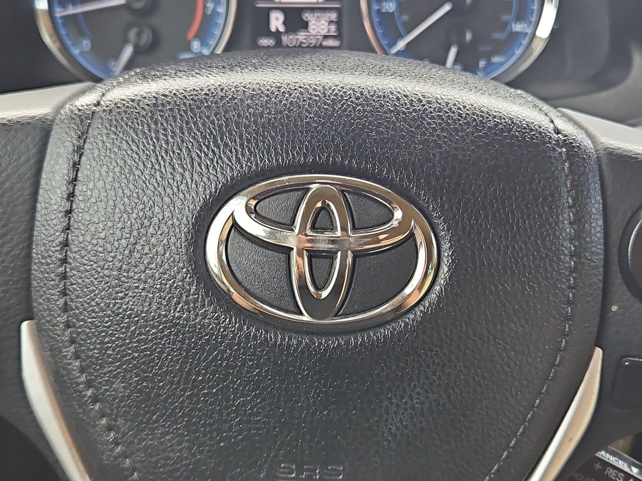 Used 2018 Toyota Corolla LE w/ Carpet Mat Package (TMS) FWD image 23