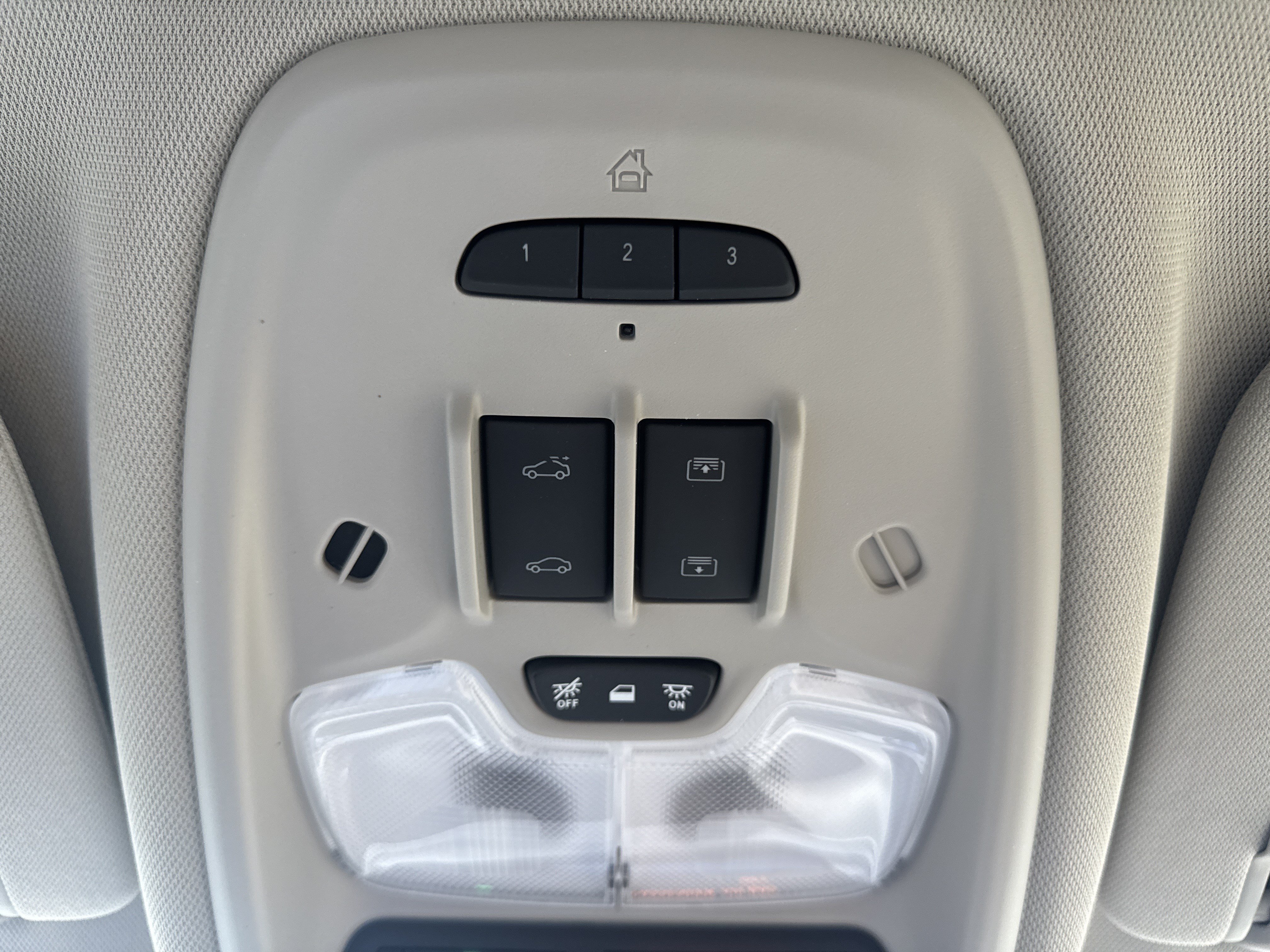 Used 2025 Buick Encore GX Avenir w/ Avenir Convenience Package FWD image 24