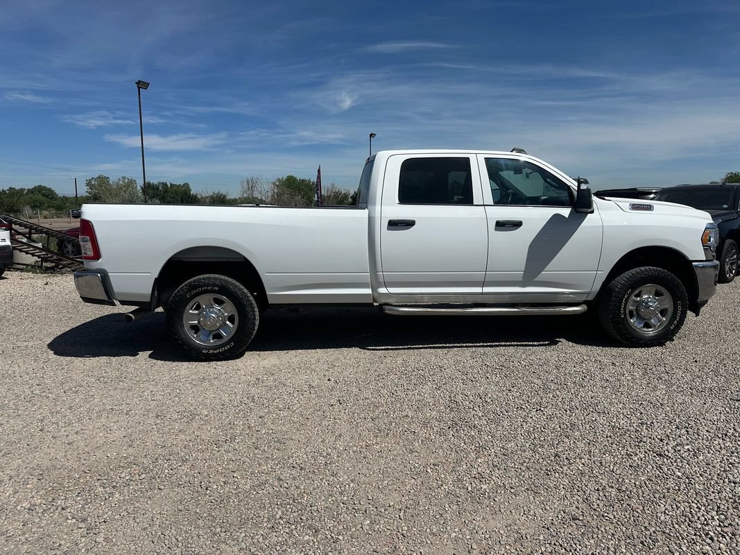 Used 2024 RAM 2500 Tradesman w/ Chrome Appearance Group AWD/4WD image 11