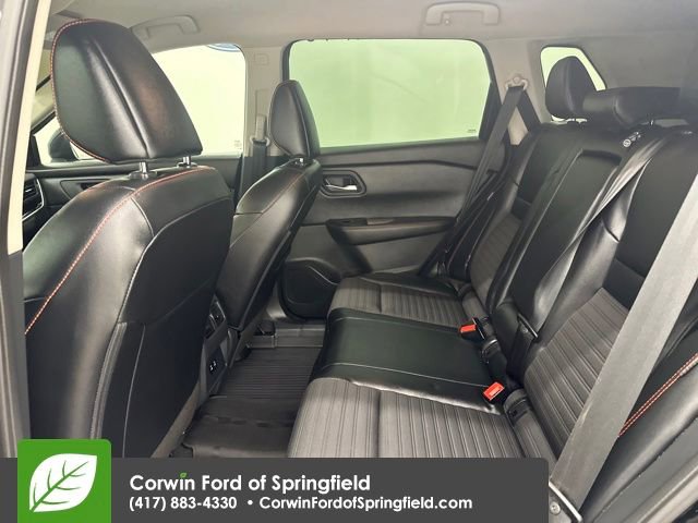 Used 2025 Nissan Rogue SV image 19
