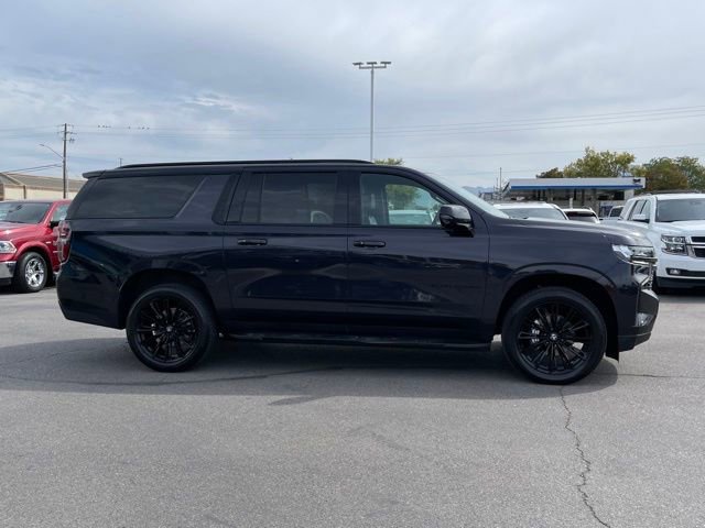 Used 2022 Chevrolet Suburban RST w/ Luxury Package image 5