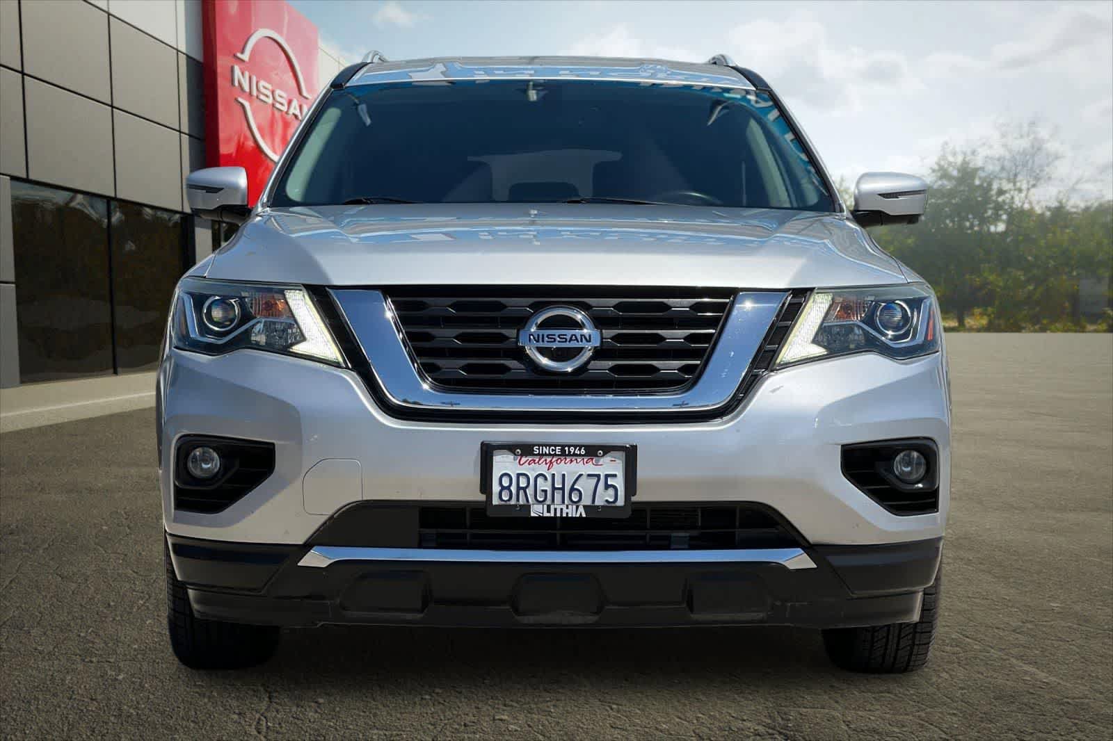 Used 2020 Nissan Pathfinder SL FWD image 11