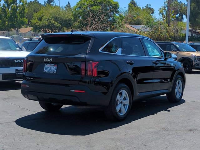 Used 2023 Kia Sorento LX FWD image 3