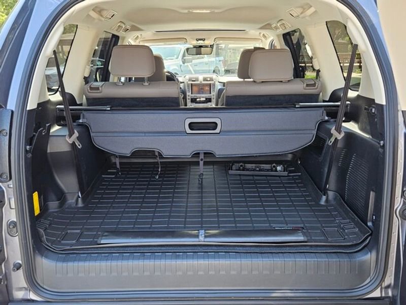 Used 2021 Lexus GX 460 Premium image 14