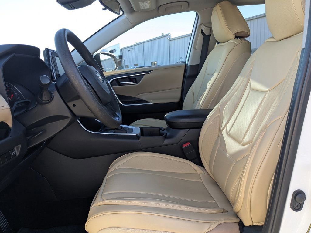 Used 2022 Toyota RAV4 XLE image 21