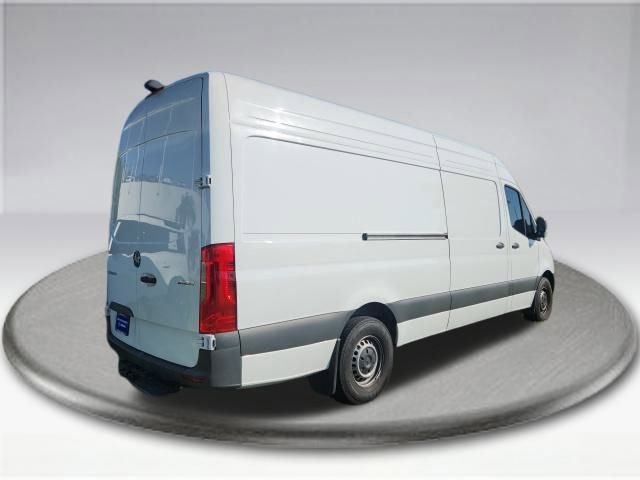Used 2024 Mercedes-Benz Sprinter 2500 image 8