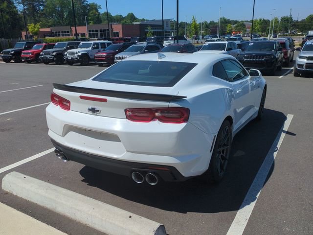 Used 2020 Chevrolet Camaro LT w/ Technology Package RWD image 9