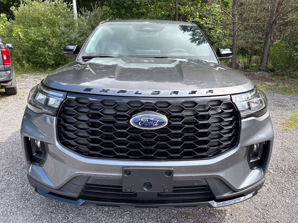 New 2026 Ford Explorer ST-Line w/ ST-Line Street Pack AWD/4WD image 2
