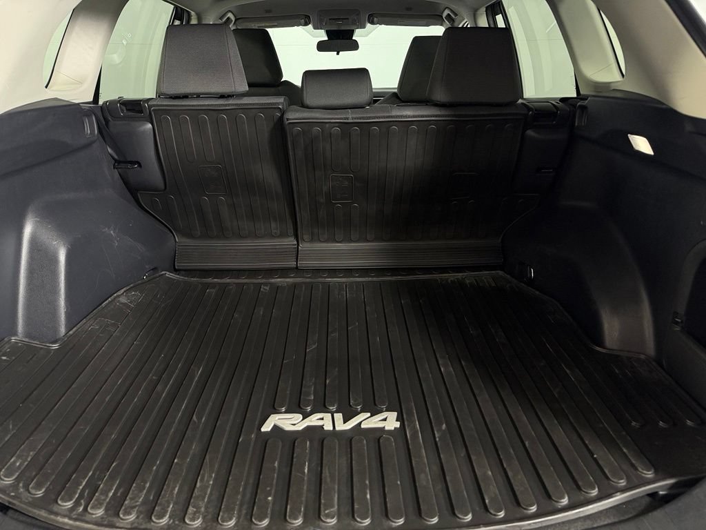 Used 2025 Toyota RAV4 XLE AWD/4WD image 26