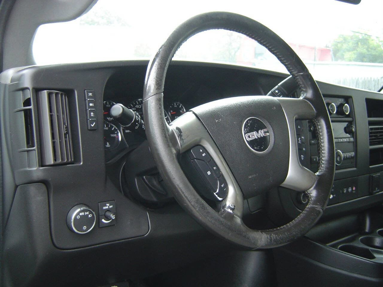 Used 2018 GMC Savana 3500 LT w/ LT Preferred Equipment Group image 8