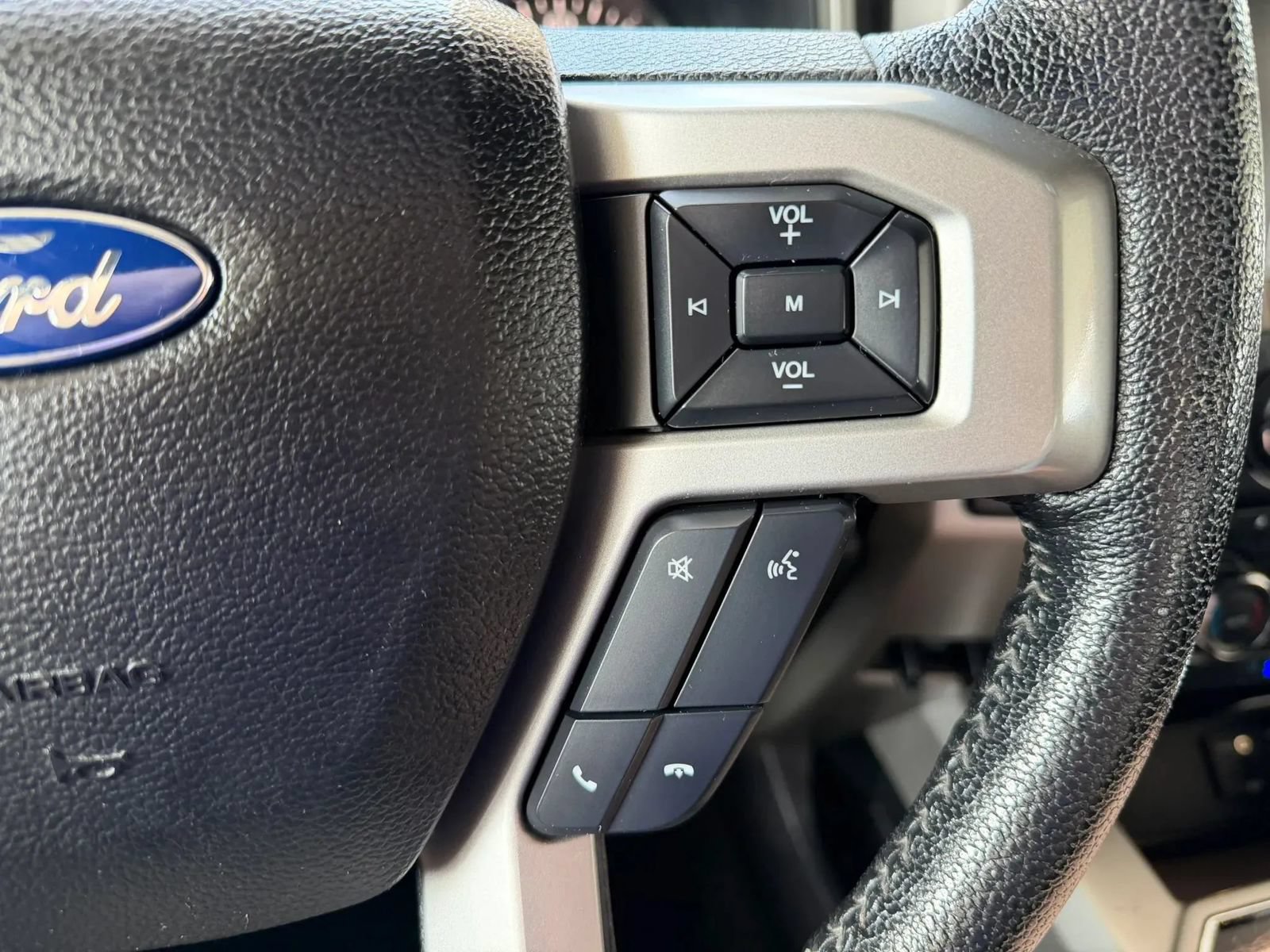 Used 2015 Ford F150 Lariat AWD/4WD image 23