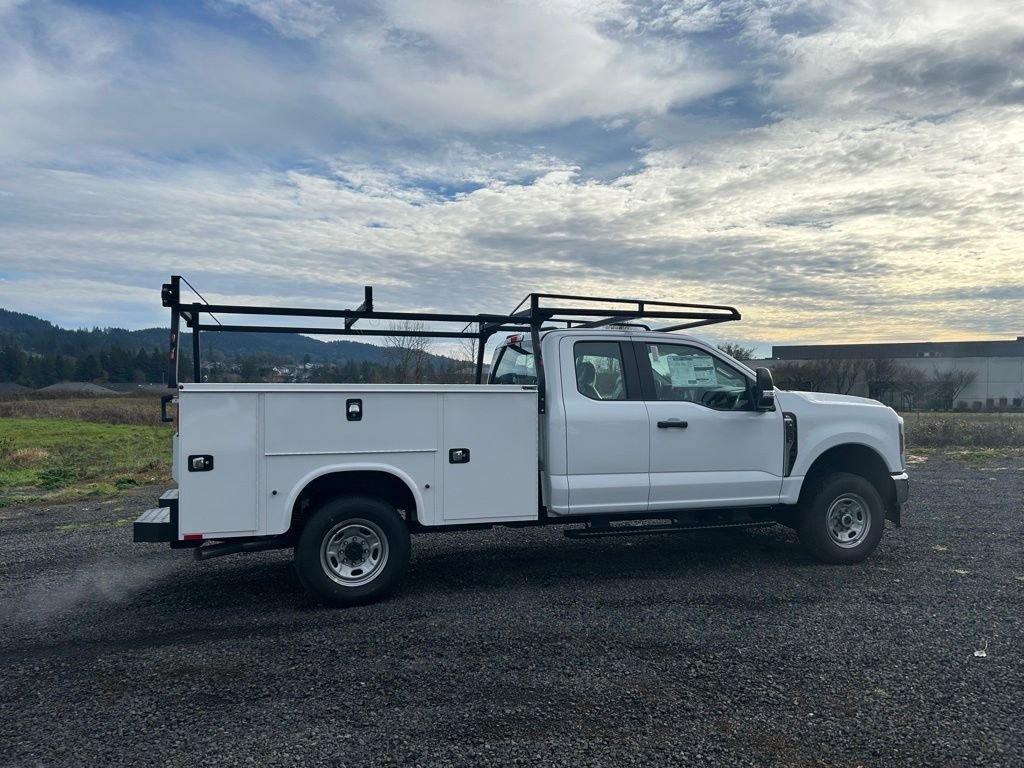 New 2026 Ford F250 XL w/ XL Chrome Package image 2