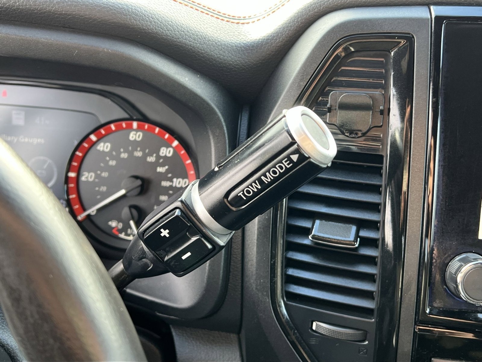 Used 2021 Nissan Titan PRO-4X w/ Pro-4x Convenience Package image 22