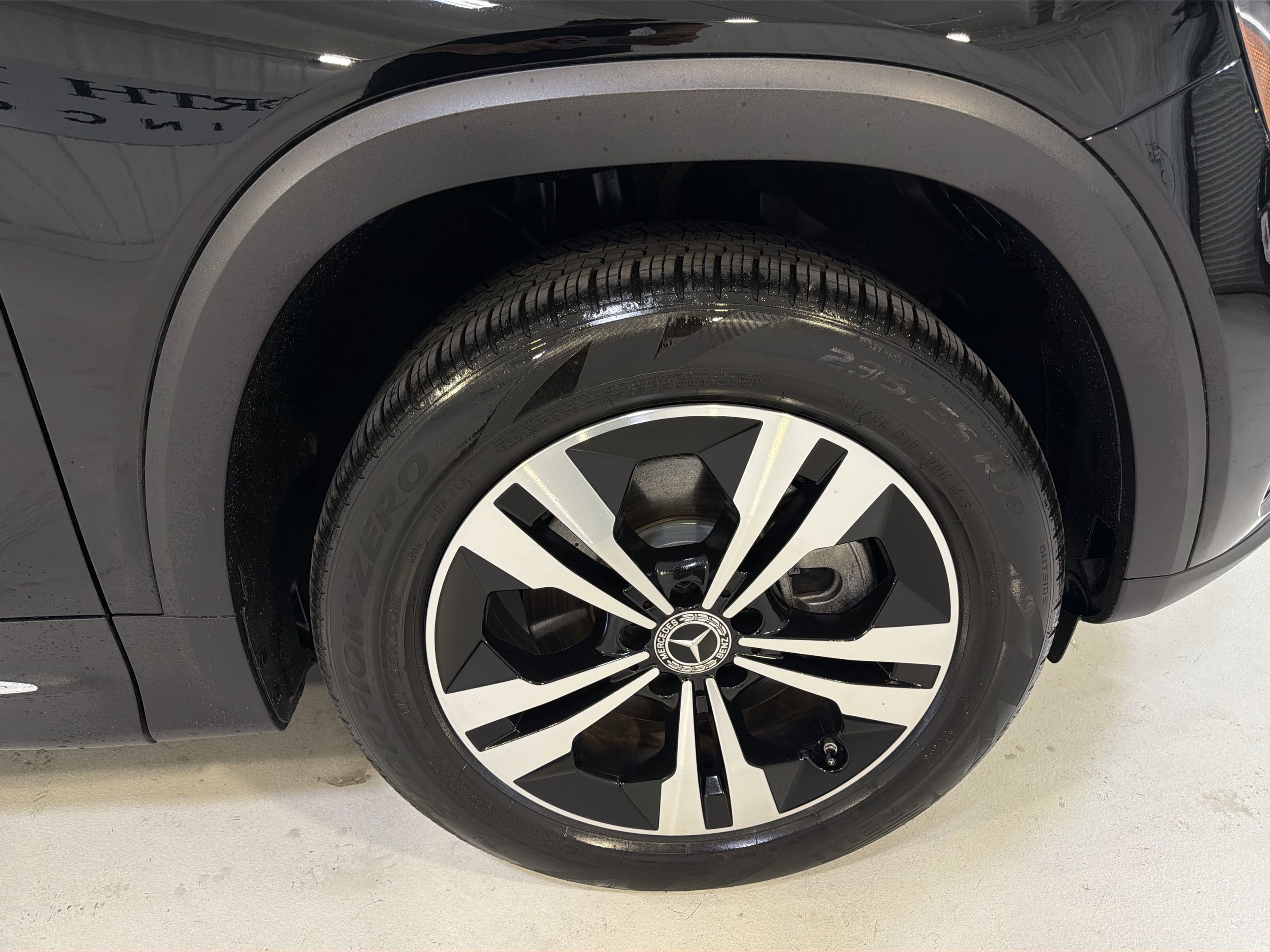 Used 2025 Mercedes-Benz GLB 250 image 28