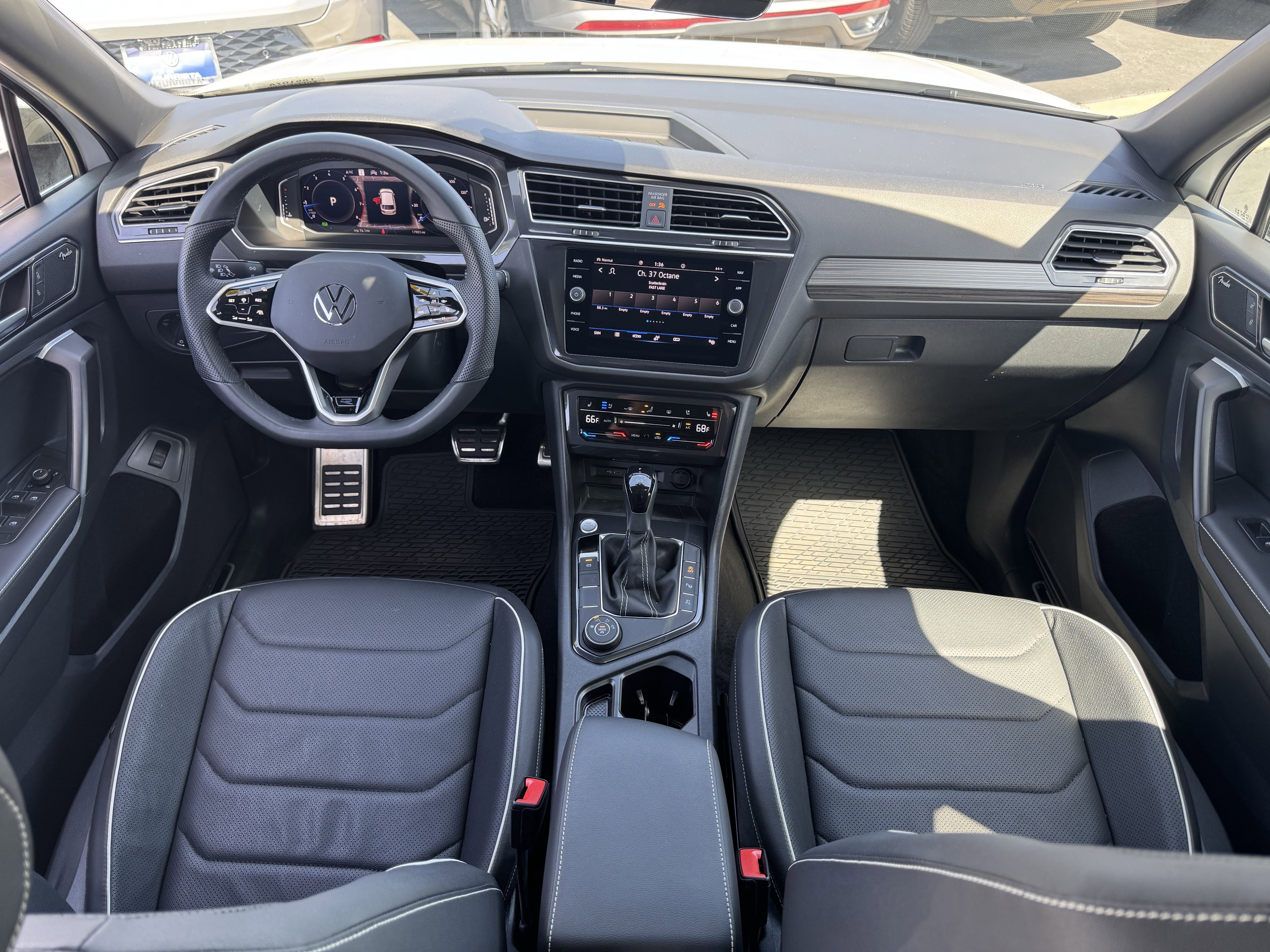 Certified 2024 Volkswagen Tiguan SEL R-Line AWD/4WD image 34