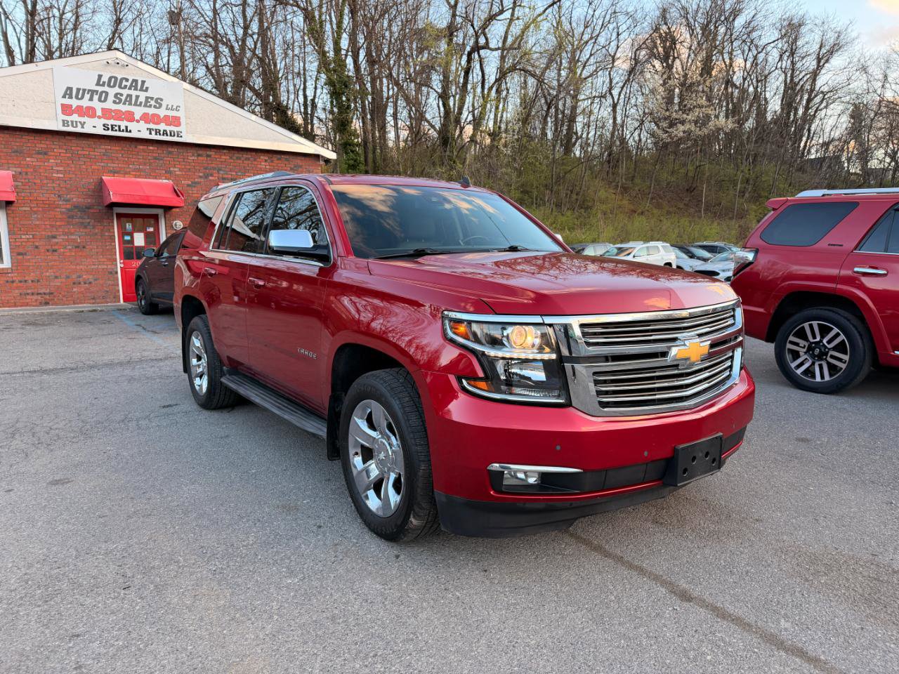 Used 2015 Chevrolet Tahoe LT w/ Luxury Package AWD/4WD image 3