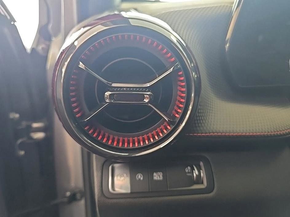 Used 2025 Chevrolet Equinox RS w/ Safety and Technology Package image 12