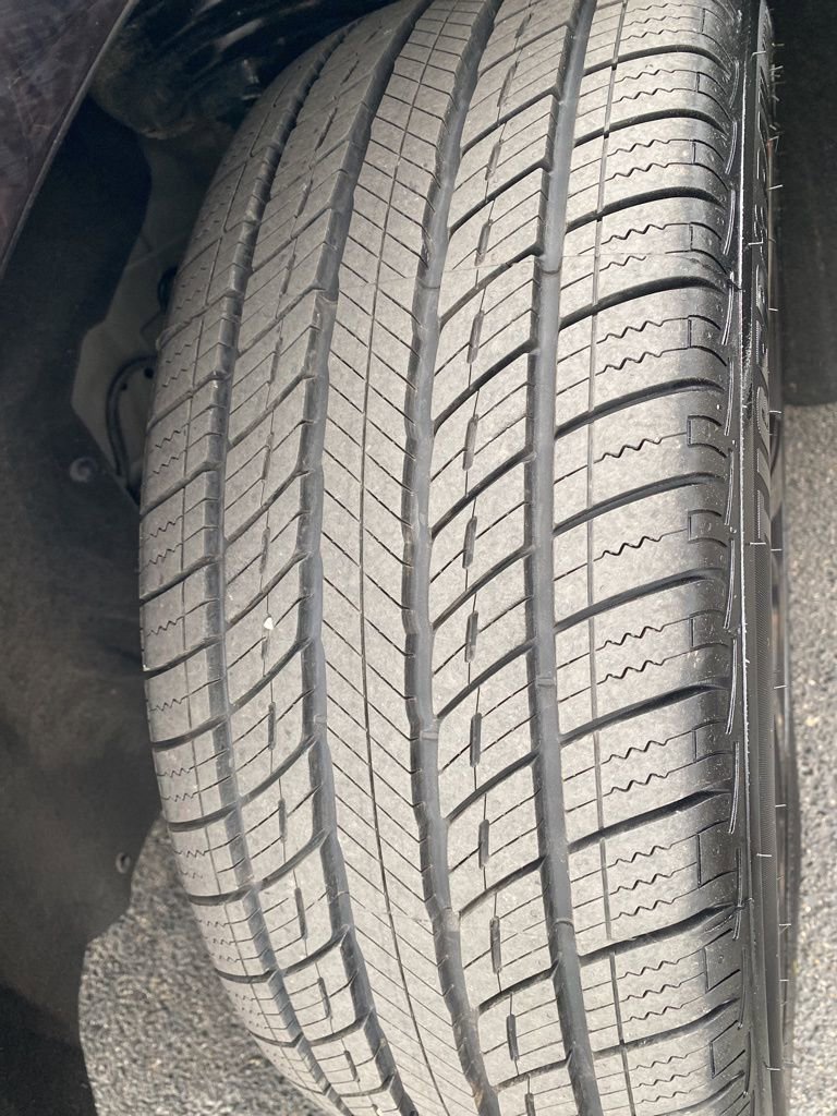 Used 2023 Buick Envision Essence w/ Sport Touring Package image 41