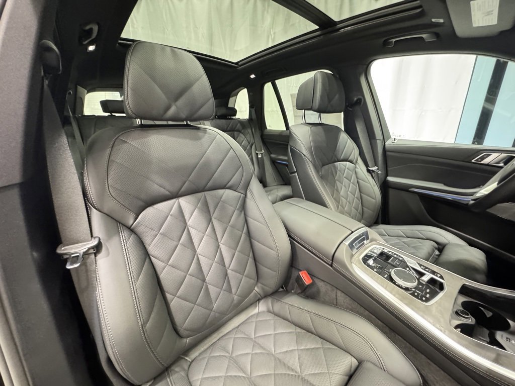 Used 2026 BMW X5 xDrive50e w/ Climate Comfort Package image 25