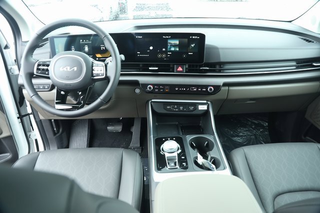 New 2025 Kia Carnival EX image 9