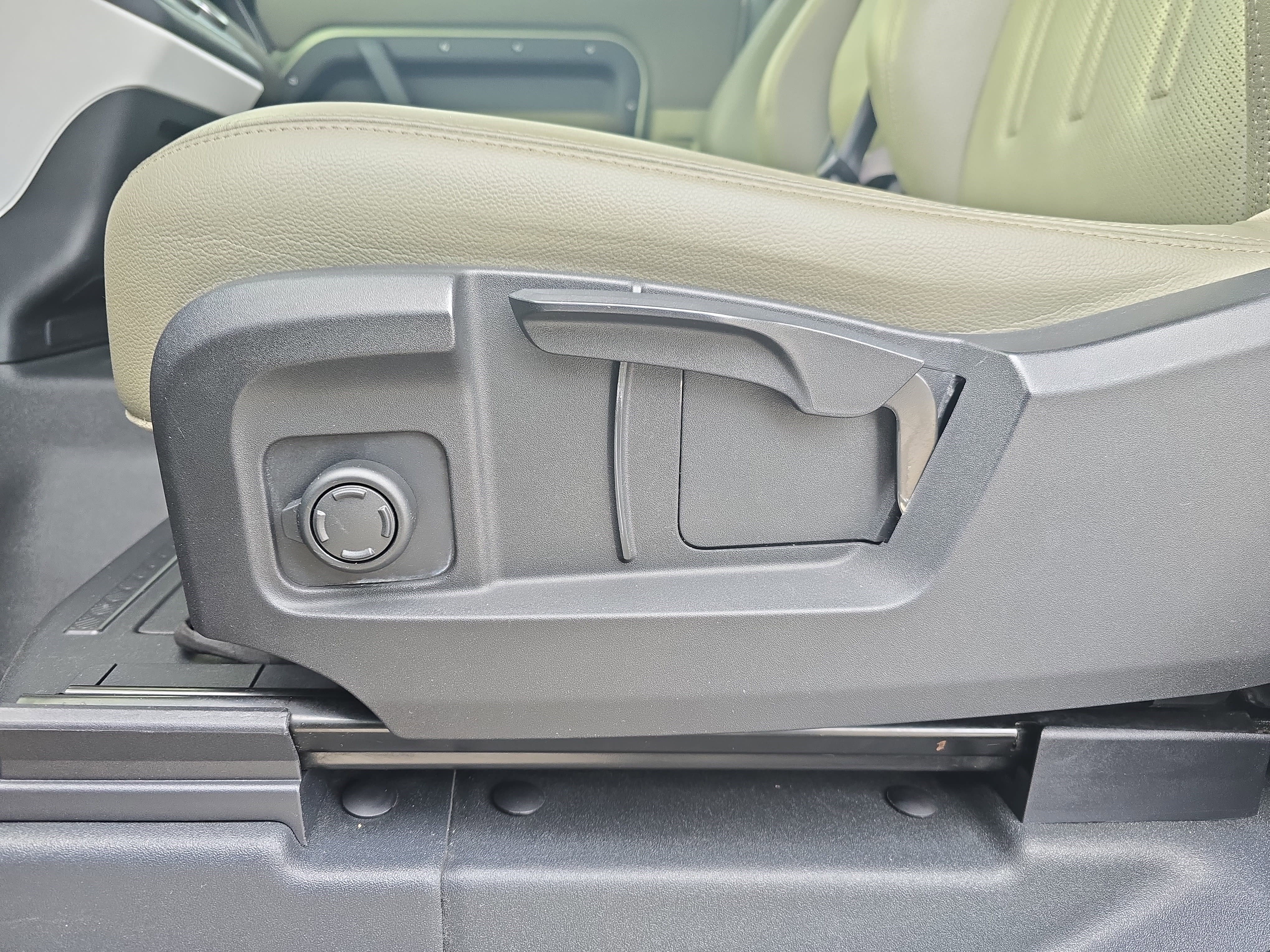 Used 2021 Land Rover Defender 90 S image 26