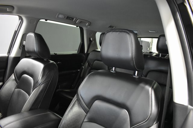 Used 2022 Nissan Pathfinder SL w/ Lighting Package (N92) image 16