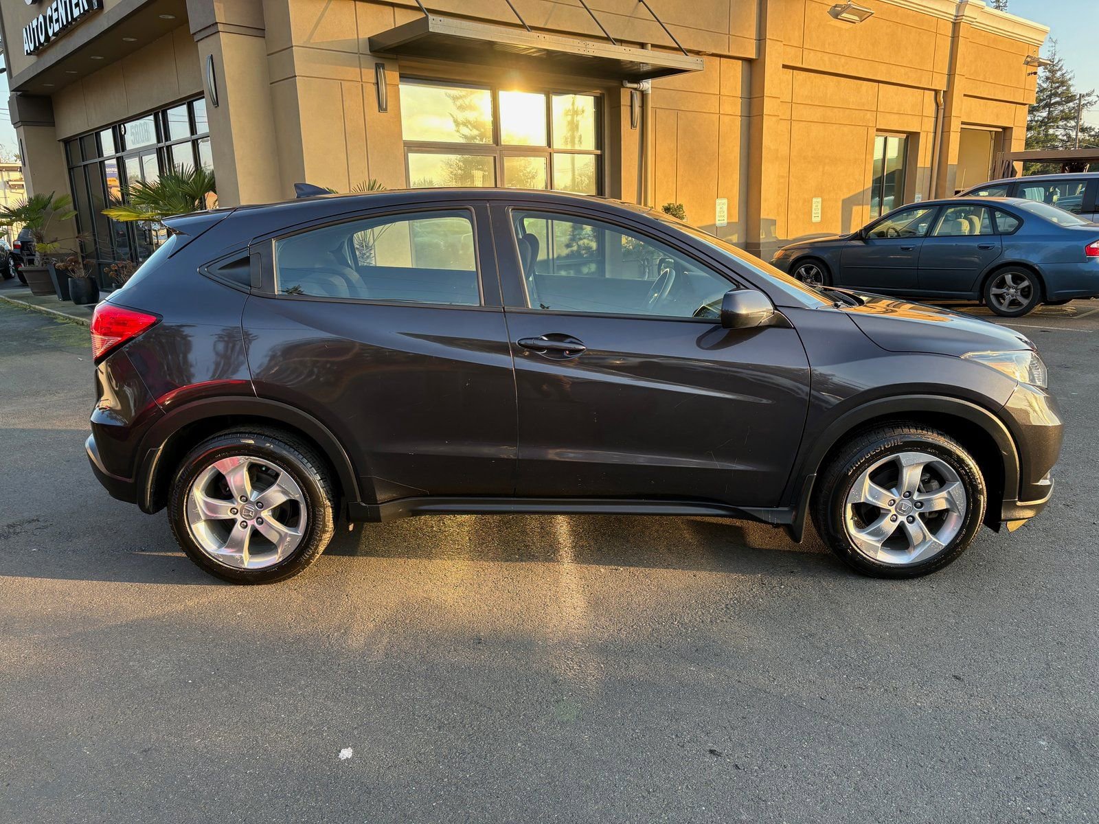 Used 2016 Honda HR-V LX image 8
